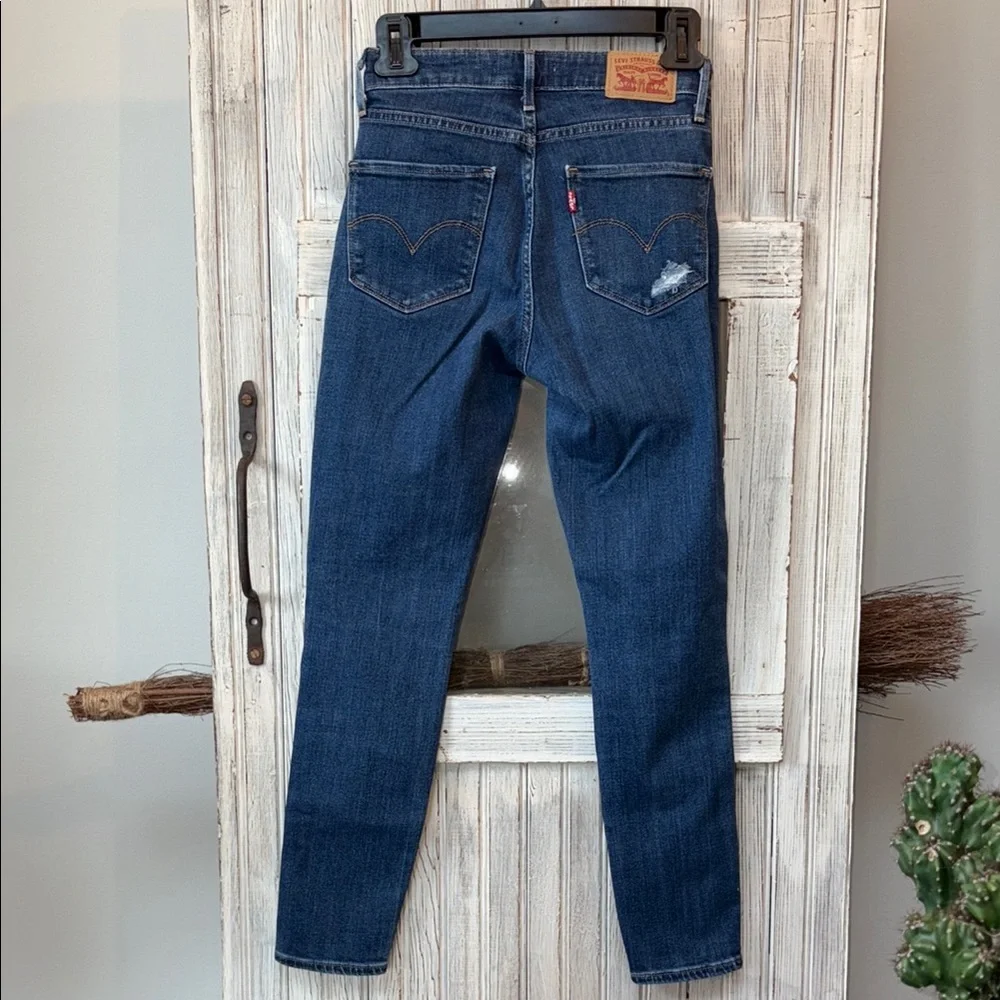 Levi’s 721 High-Rise Skinny Distressed Jeans Size 25 EUC - Picture 4 of 9